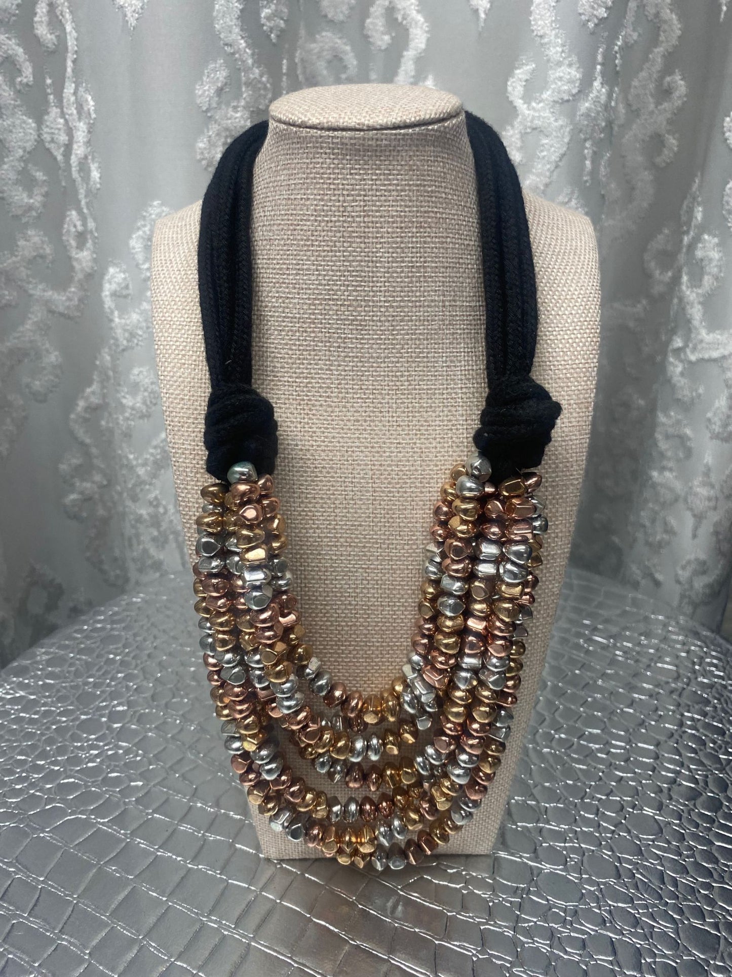 shades of metallic necklace